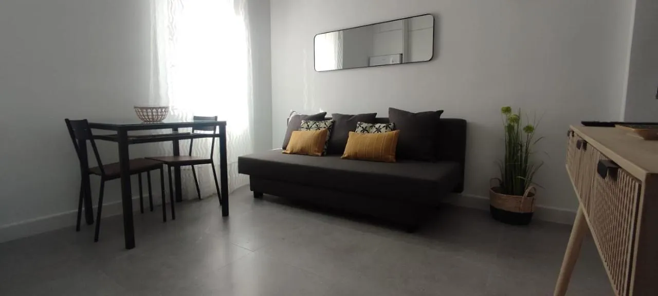 Estupendo Apartamento En Triana contacts